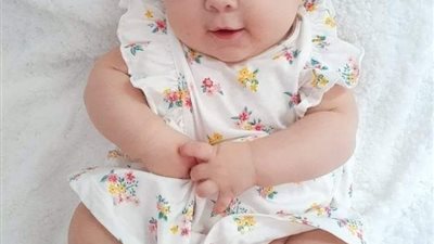 قالوا: الخادمة مكانها المطبخ… ولم يعرفوا أنّ البيت كلّه باسمها